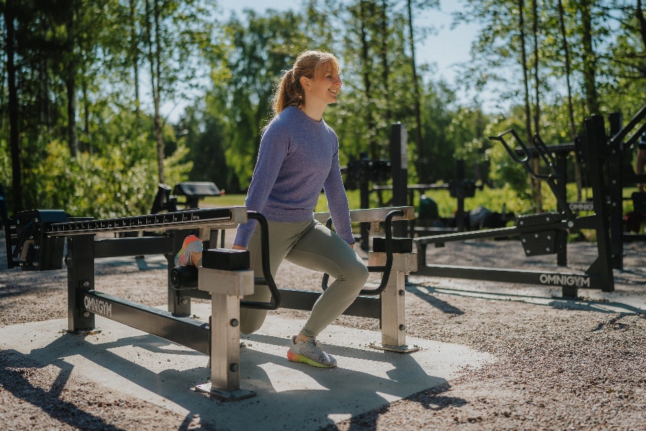 Utegym multimaskin med ställbara vikter