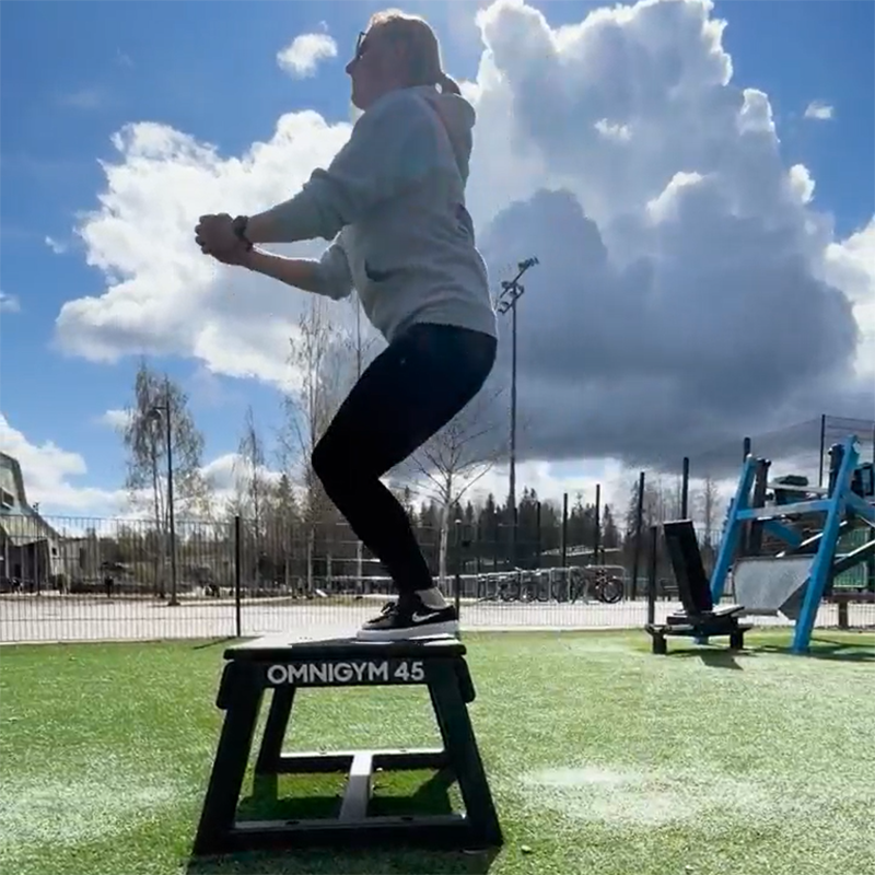 Full-Body Training with a Plyo Box